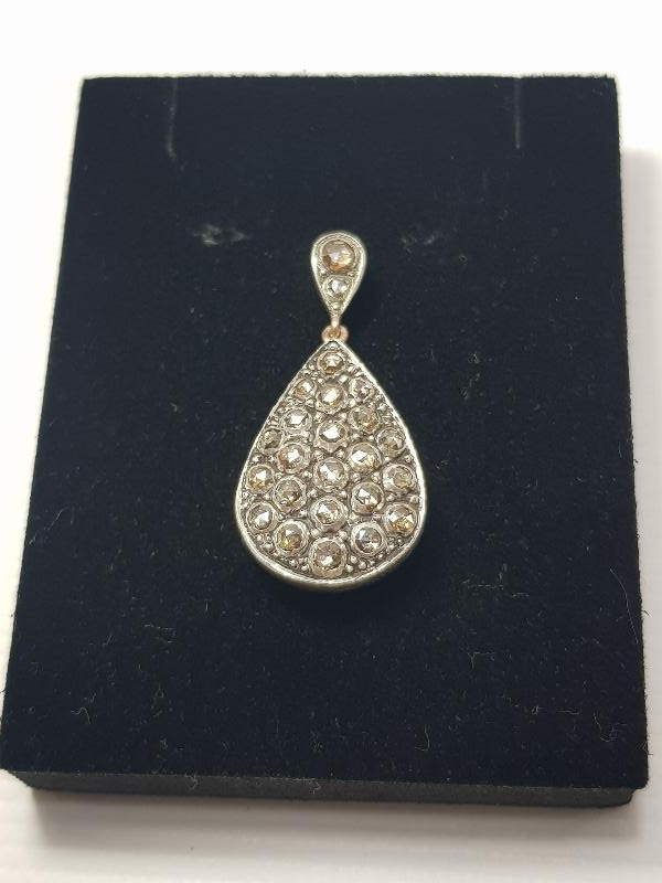 BÜYÜK PIRLANTALARLA BEZELİ KOLYE UCU