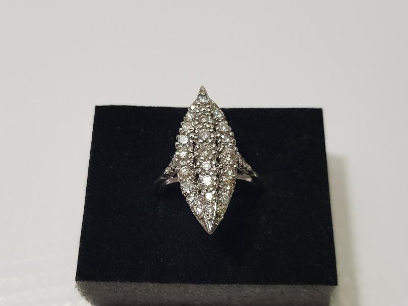 PIRLANTA TAŞLARLA SÜSLÜ ANTİKA MEKİK YÜZÜK