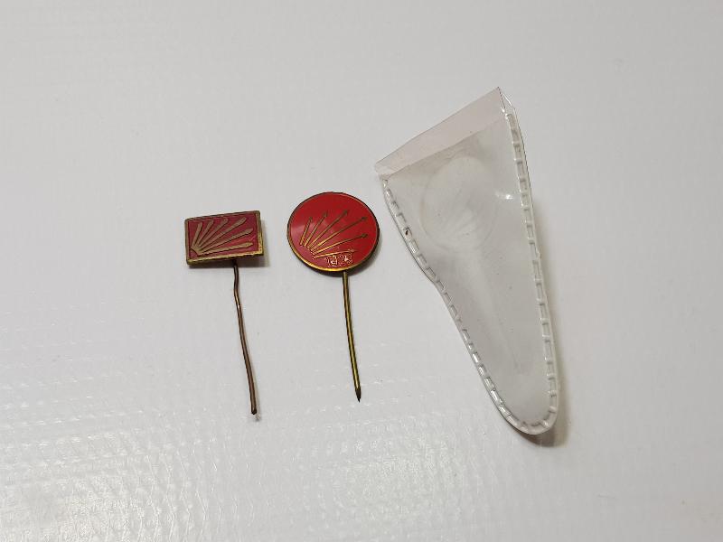 İKİ ADET ANTİKA CHP ROZET