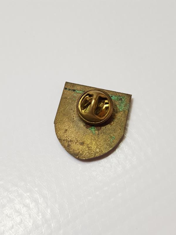 ÇOK NADİR İSTİKLAL MADALYASI VARİSLERİ DERNEĞİ ROZETİ