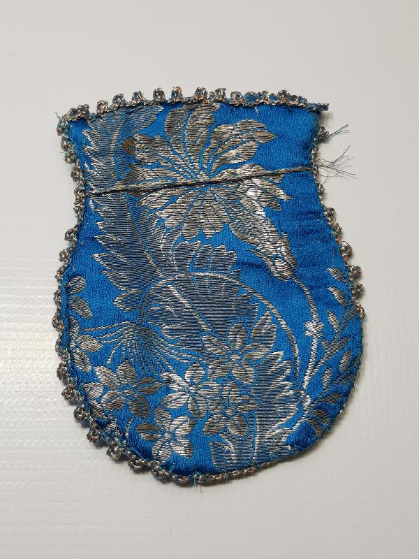 OSMANLI DÖNEMİ GÜMÜŞ SIRMA İŞLEMELİ ELMASİYE KESE