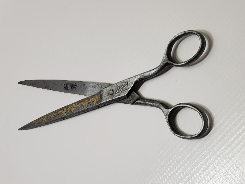 HER İKİ TARAFI DA OSMANLICA YAZILI ALTIN ÇAKMA İŞÇİLİKLİ HATTAT MAKASI