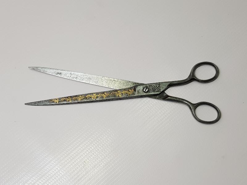 HER İKİ TARAFI DA OSMANLICA YAZILI ALTIN ÇAKMA İŞÇİLİKLİ HATTAT MAKASI