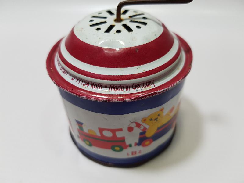 ANTİKA TENEKE OYUNCAK MÜZİK KUTUSU