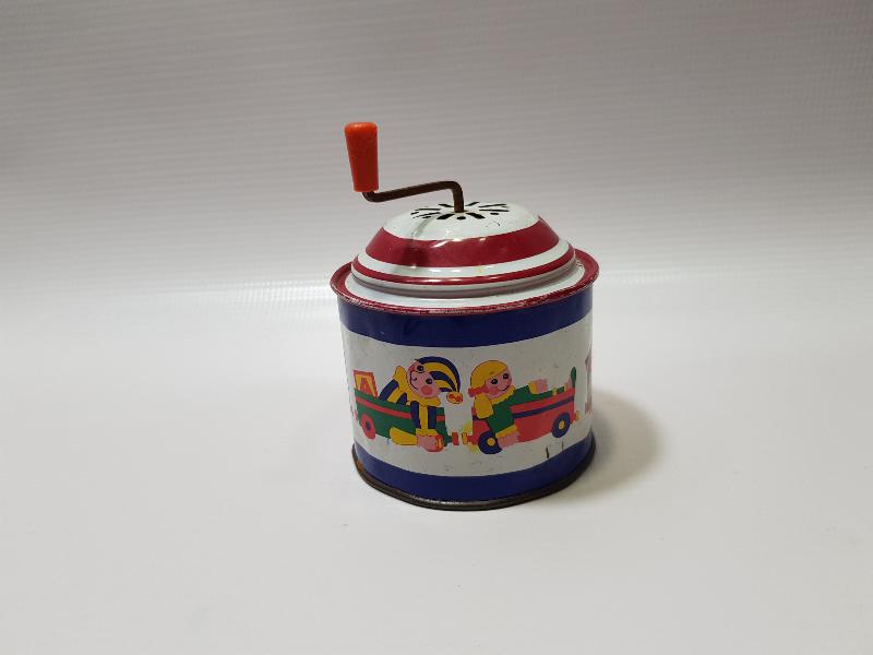 ANTİKA TENEKE OYUNCAK MÜZİK KUTUSU