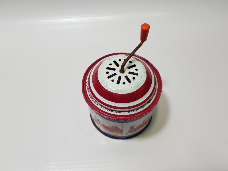 ANTİKA TENEKE OYUNCAK MÜZİK KUTUSU