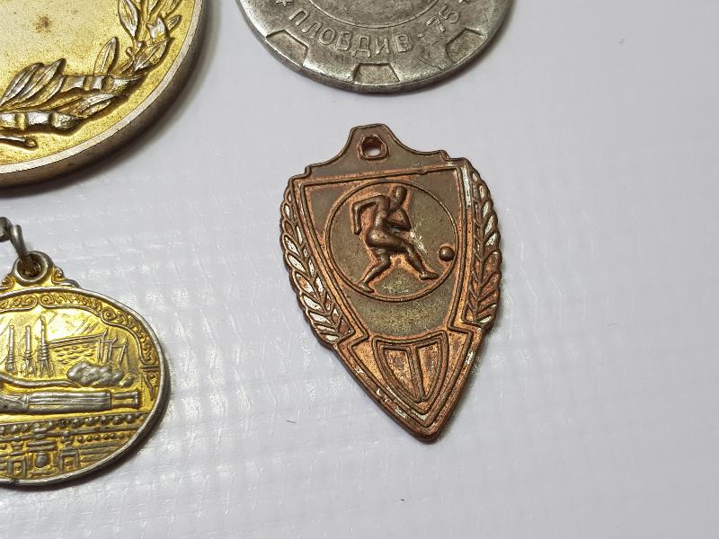 4 ADET YABANCI MADALYA