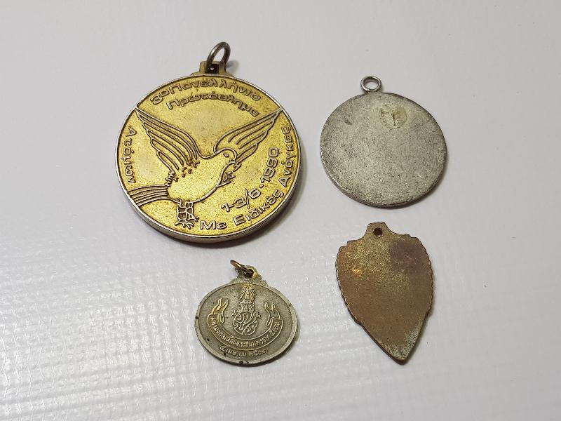 4 ADET YABANCI MADALYA