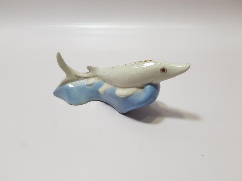 ANTİKA MERSİN BALIĞI FORMLU PORSELEN BİBLO
