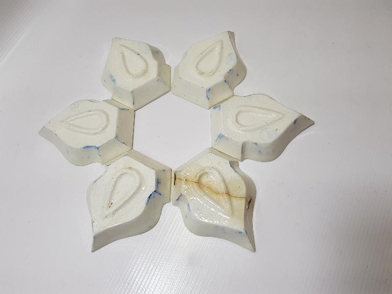 OSMANLI DÖNEMİ HİLMİ USTA DAMGALI KÜTAHYA SERAMİK KAHVALTILIK SETİ