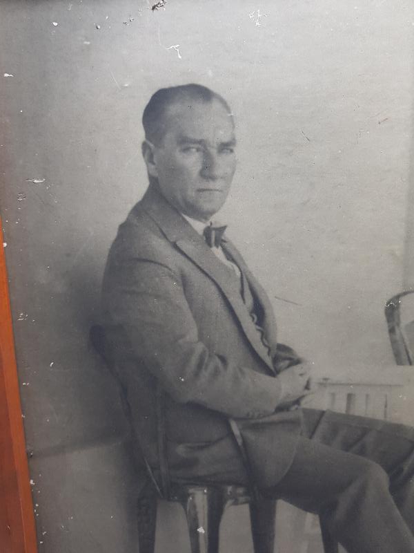 DEV BOY ATATÜRK FOTOĞRAFI