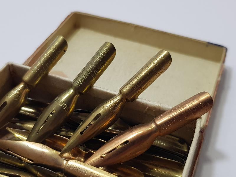 CUMHURİYET İLK DÖNEM DİVİT UCU KUTUSU