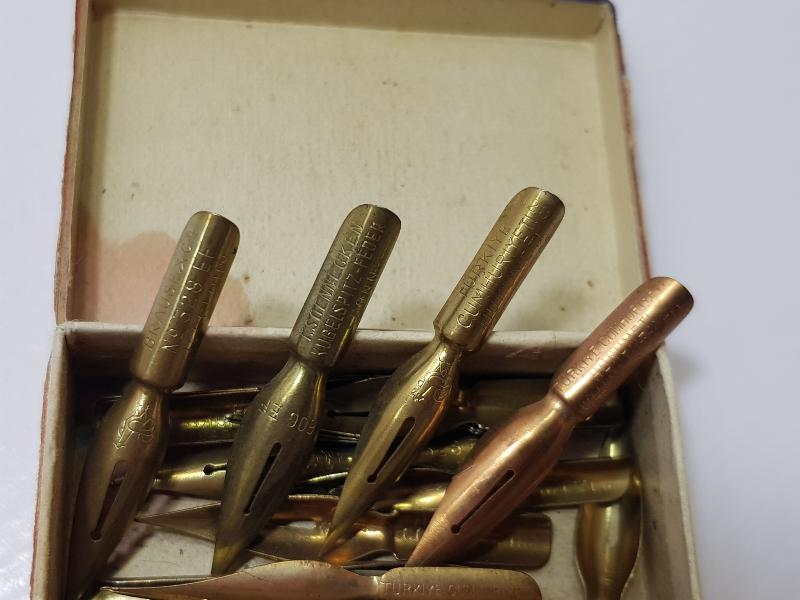 CUMHURİYET İLK DÖNEM DİVİT UCU KUTUSU