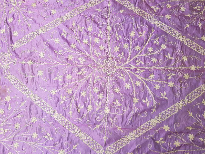 OSMANLI DÖNEMİ EL İŞLEME İPEK YATAK ÖRTÜSÜ