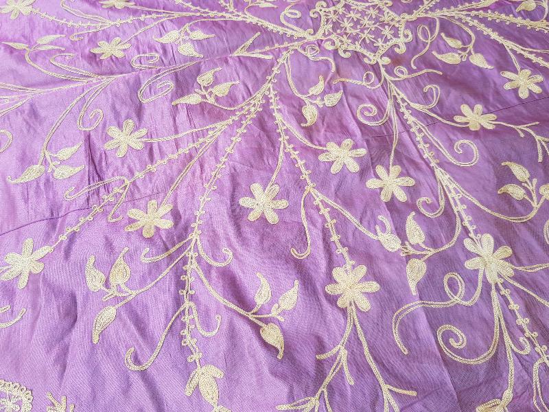 OSMANLI DÖNEMİ EL İŞLEME İPEK YATAK ÖRTÜSÜ