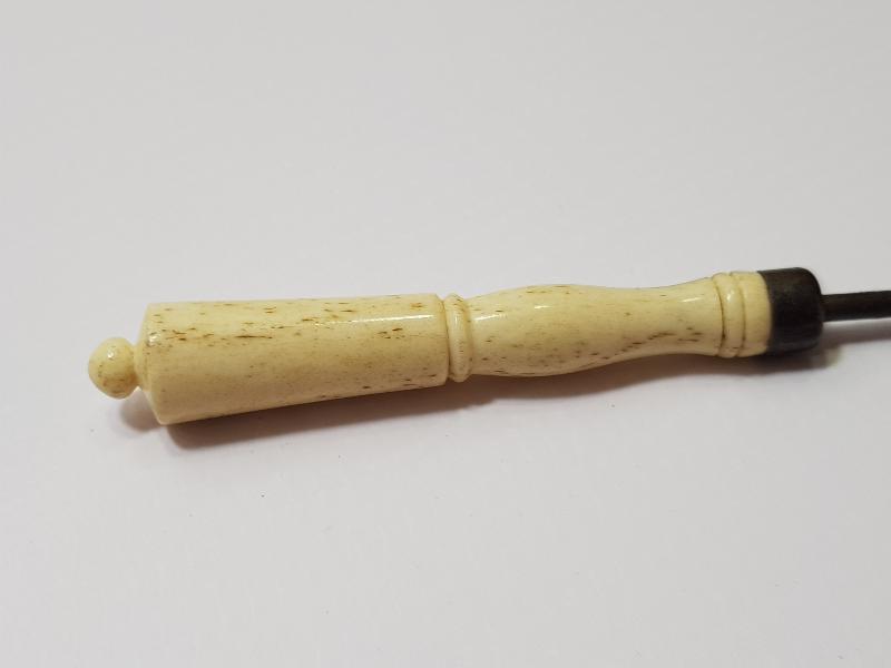 OSMANLI DÖNEMİ KEMİK SAPLI POTİN BAĞLAMA ALETİ