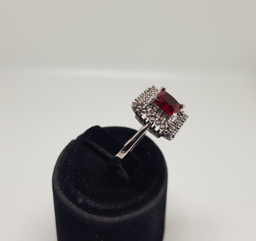 KARE MODEL PIRLANTA VE YAKUT TAŞLI YÜZÜK