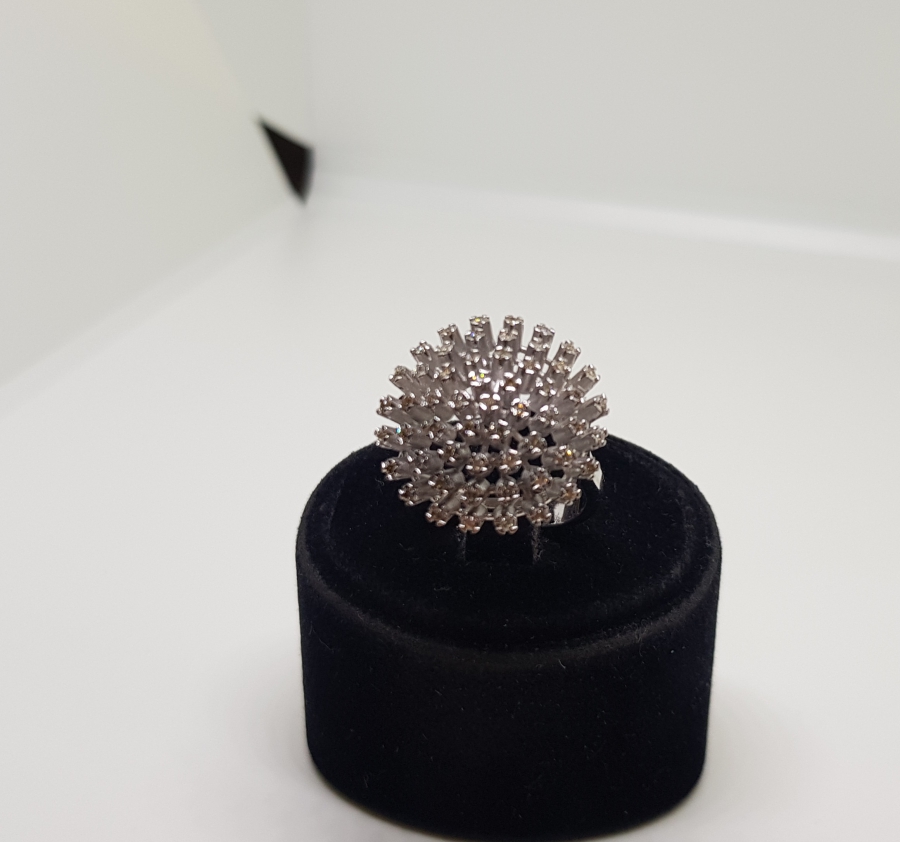 PIRLANTA TAŞLI YUVARLAK KİRPİ MODEL YÜZÜK