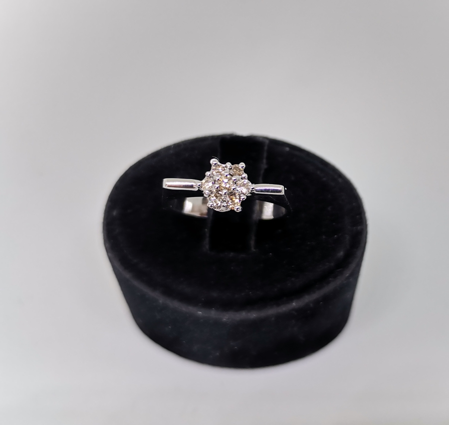 PIRLANTA TAŞLI DÖRTGEN MODEL YÜZÜK