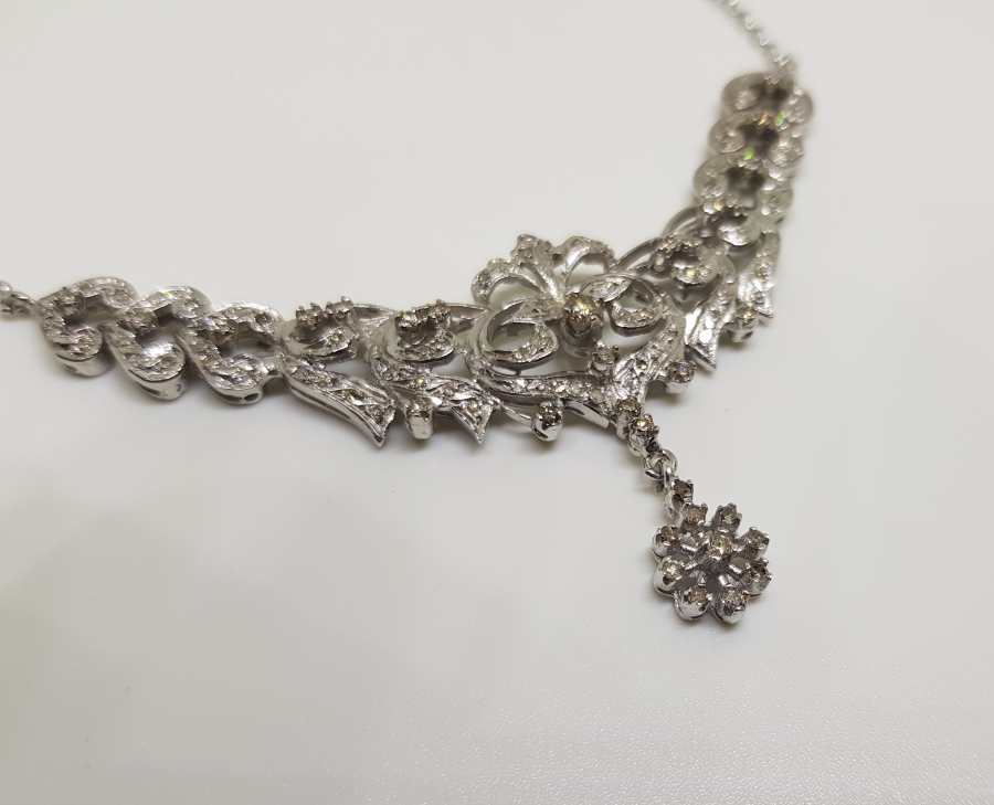 PIRLANTA TAŞLI FRANSIZ FİYONK MODELİ GERDANLIK