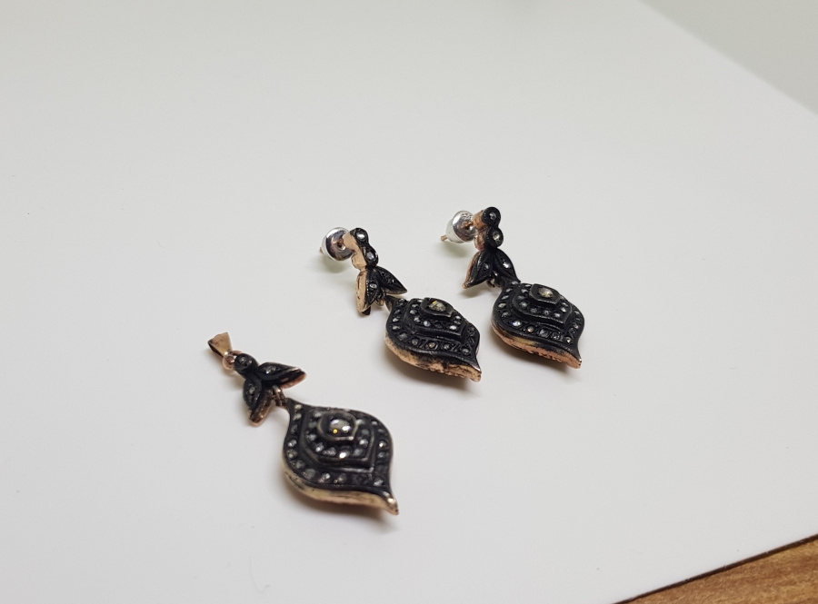 ELMAS TAŞLI DAMLA MODEL GERDANLIK