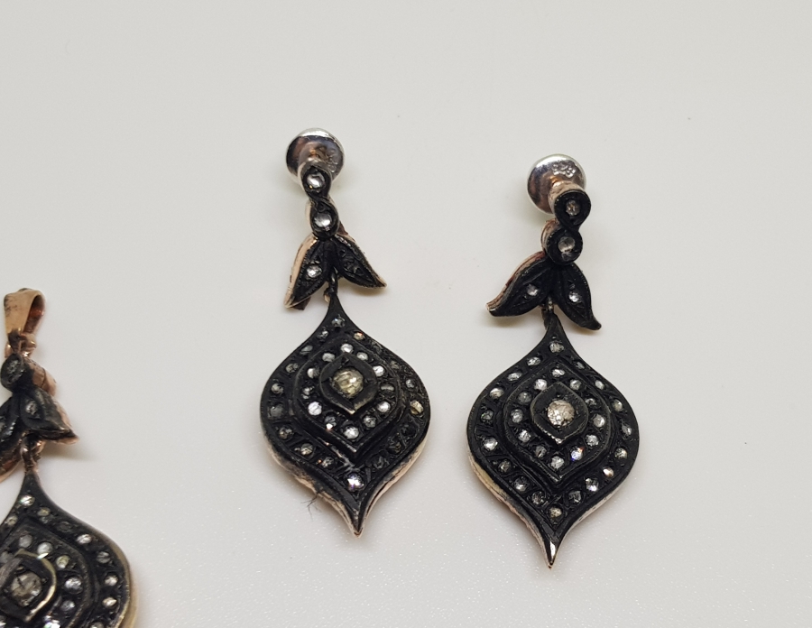 ELMAS TAŞLI DAMLA MODEL GERDANLIK