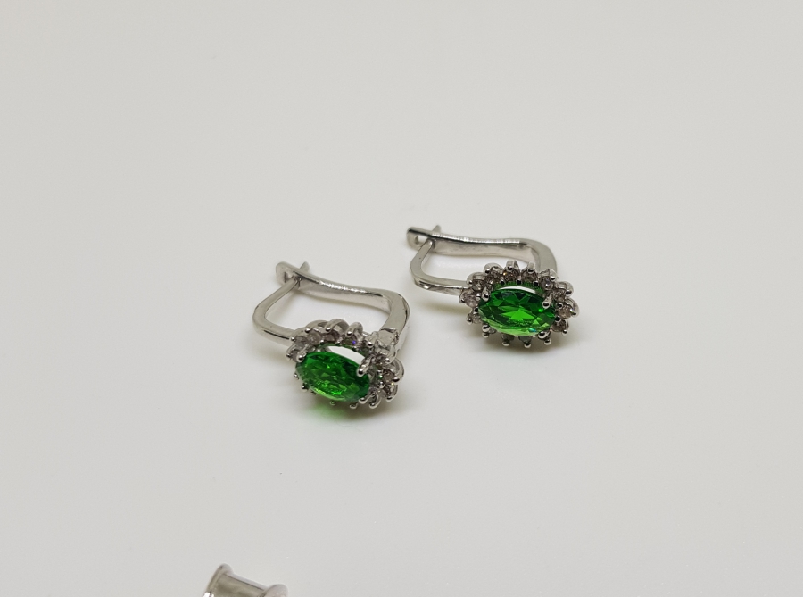 ZÜMRÜT VE PIRLANTA TAŞLI KOLYE KÜPE TAKIMI