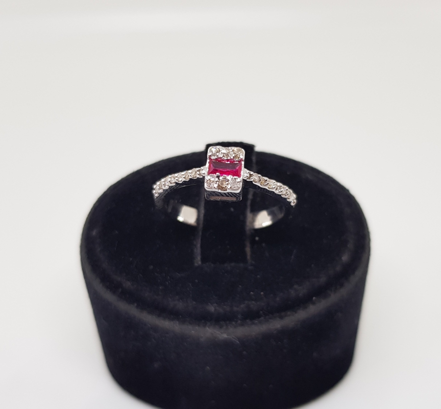 PIRLANTA VE YAKUT TAŞLI MİNİ BAGET MODEL YÜZÜK