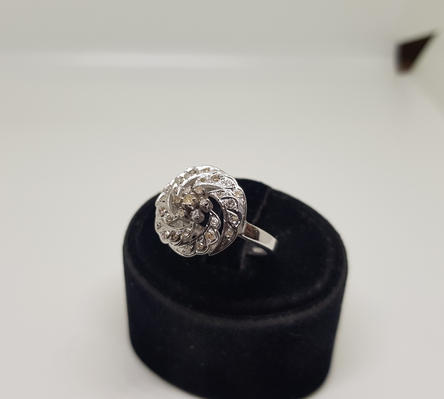 ÇARKIFELEK MODELİ PIRLANTA TAŞLI YÜZÜK