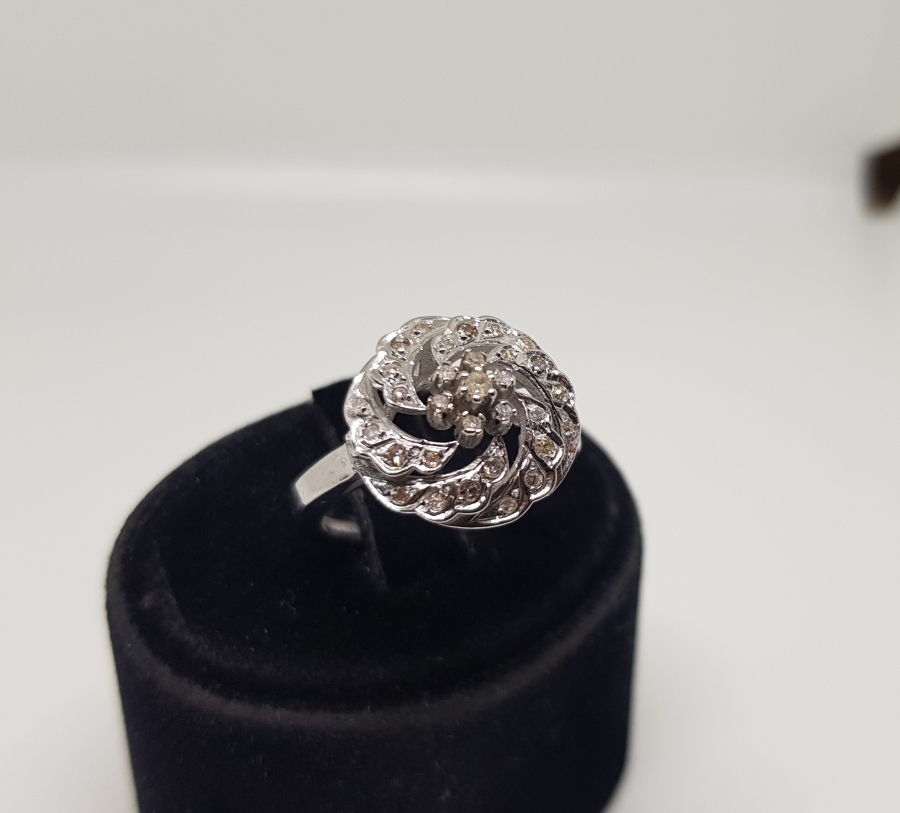 ÇARKIFELEK MODELİ PIRLANTA TAŞLI YÜZÜK