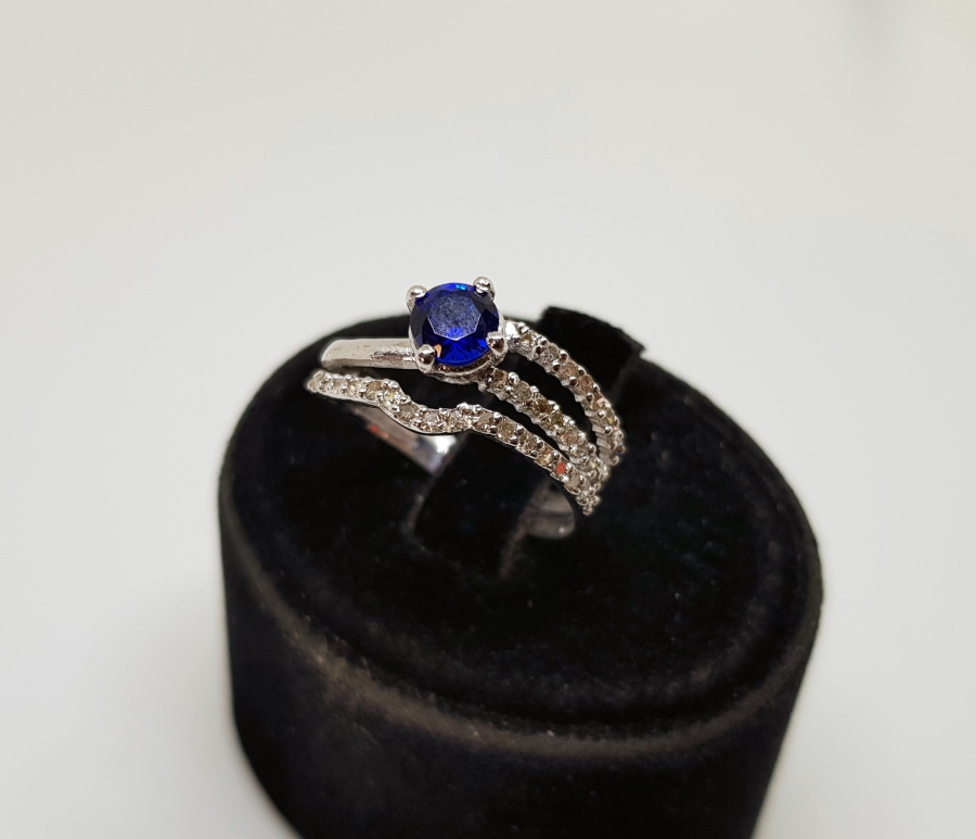 SAFİR VE PIRLANTA TAŞLI ÇİFT TUR MODEL YÜZÜK