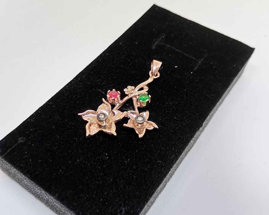 ZÜMRÜT YAKUT VE PIRLANTA TAŞLI KOLYE UCU