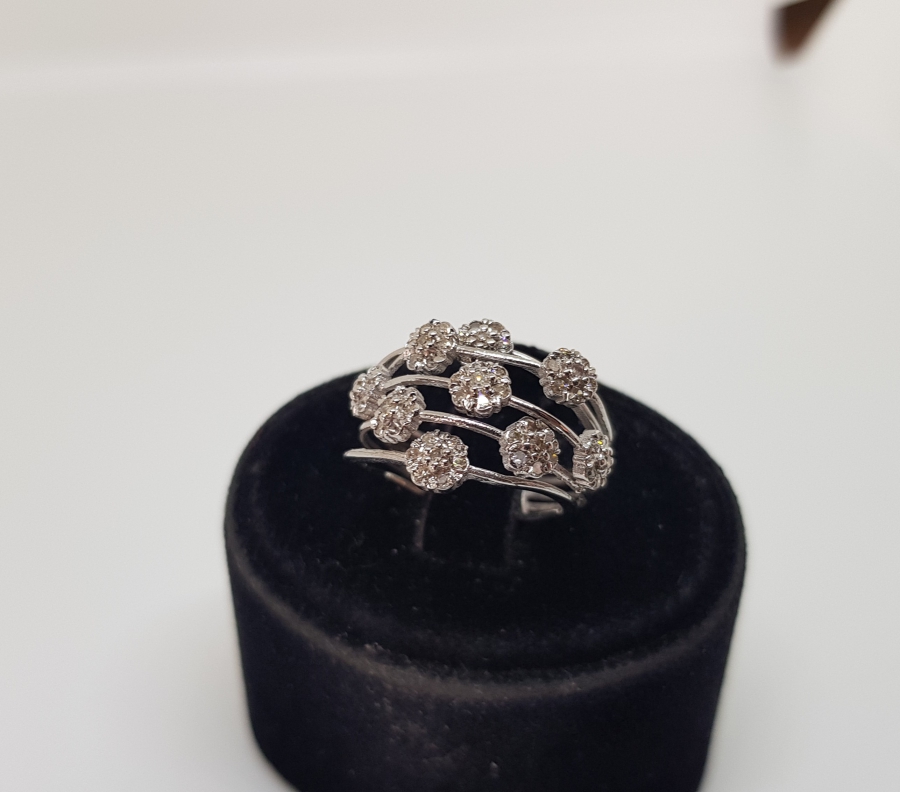 YAPRAKLI MODELİ PIRLANTA TAŞLI YÜZÜK