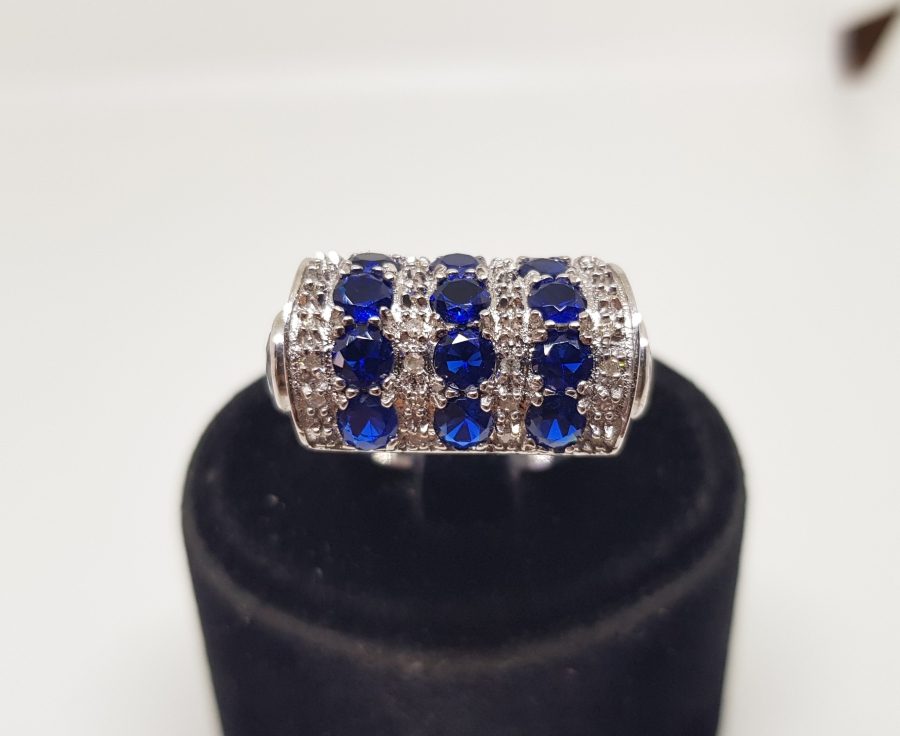 MÜHRE MODEL SAFİR VE PIRLANTA TAŞLI YÜZÜK