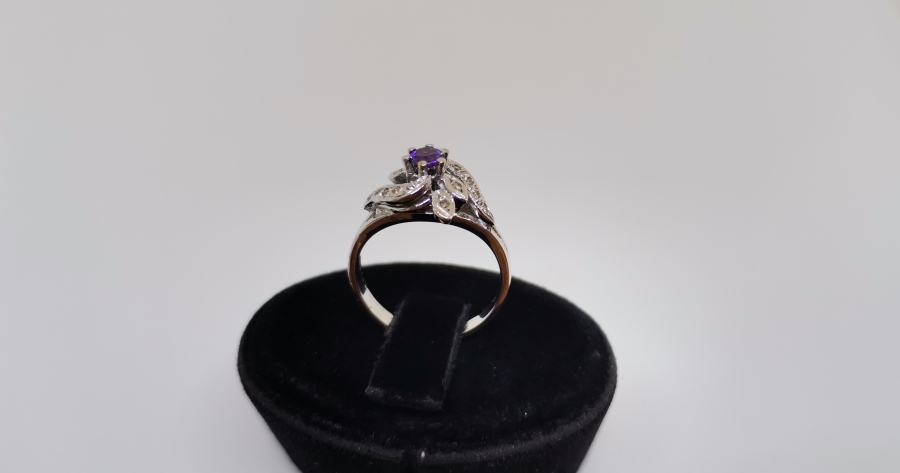 AMETİST VE PIRLANTA TAŞLI YAPRAKLI MODEL YÜZÜK