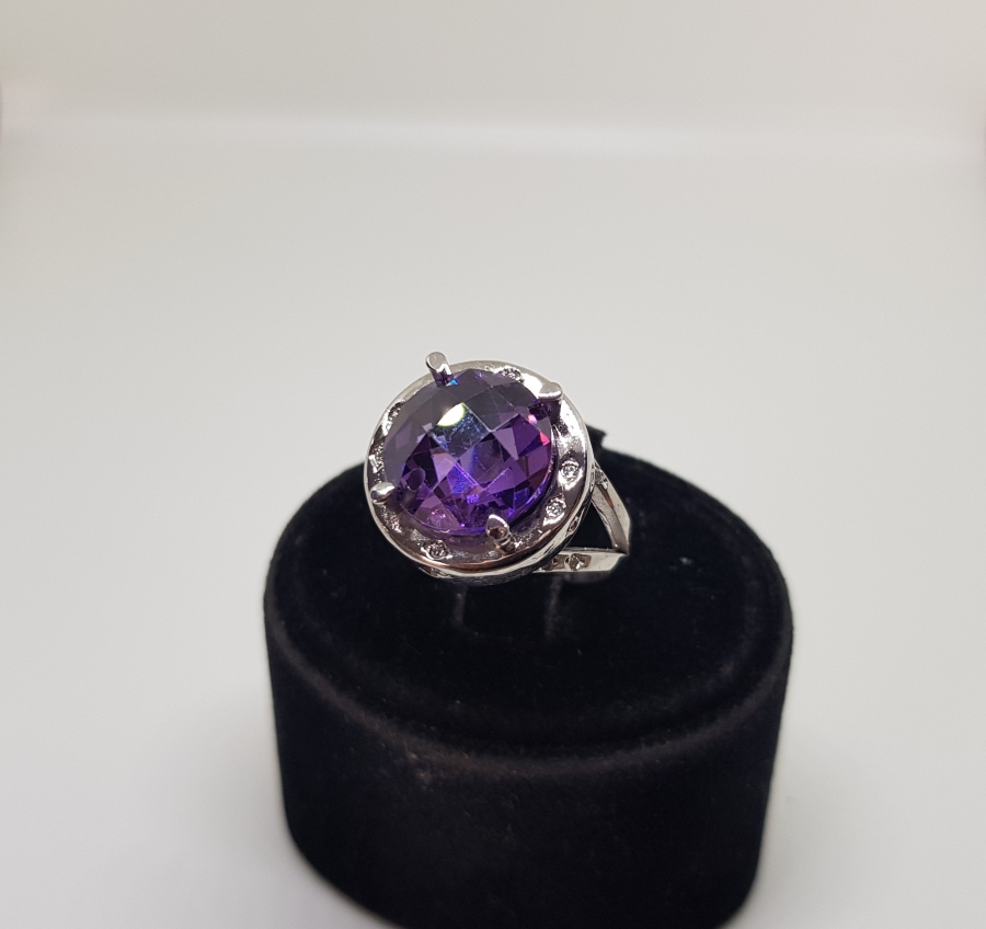AMETİST VE PIRLANTA TAŞLI DİVANHANE MODELİ YÜZÜK