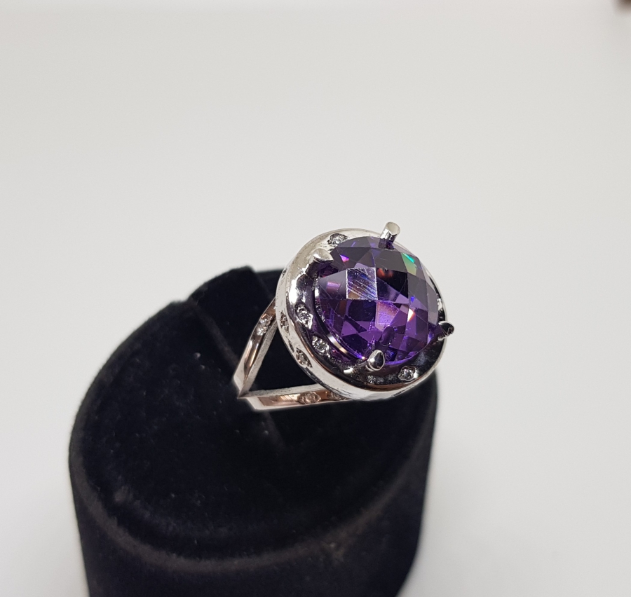 AMETİST VE PIRLANTA TAŞLI DİVANHANE MODELİ YÜZÜK