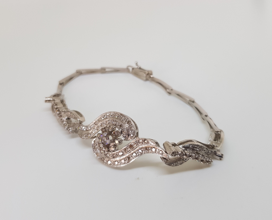 SALYANGOZ MODELİ PIRLANTA TAŞLI BİLEKLİK