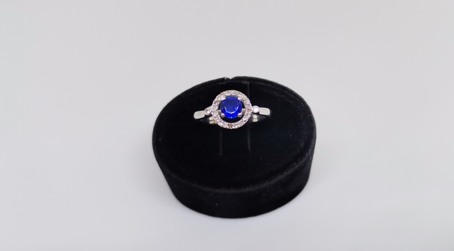 SAFİR VE PIRLANTA TAŞLI OVAL MODEL YÜZÜK