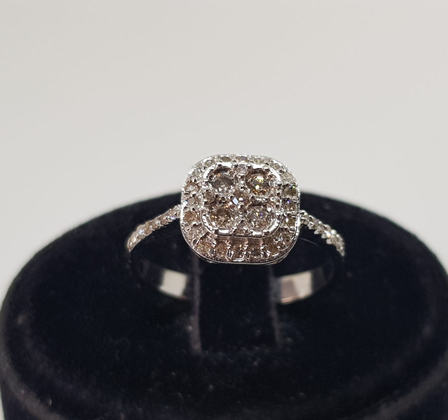 KARE MODELİ PIRLANTA TAŞLI YÜZÜK