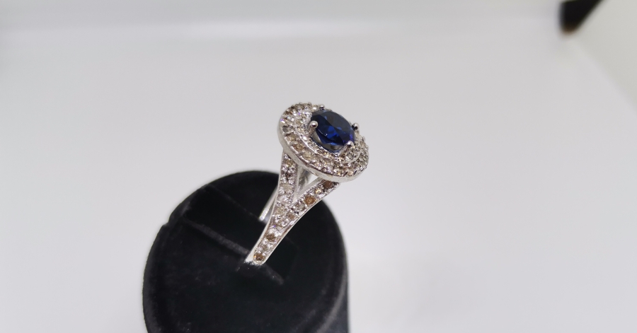 SAFİR VE PIRLANTA TAŞLI GÜNEŞ MODELİ YÜZÜK