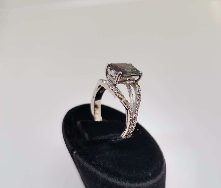 PIRLANTA VE RENKLİ AMETİST TAŞLI YÜZÜK