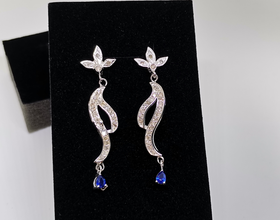 SAFİR VE PIRLANTA TAŞLI SALLANTILI KÜPE