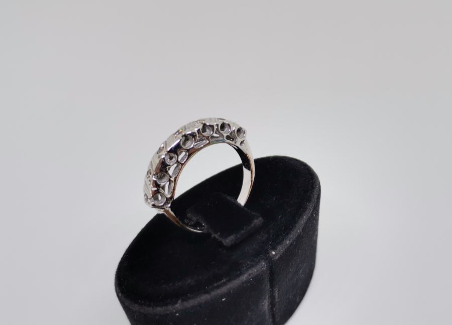 YEDİTAŞLI MODEL PIRLANTA YÜZÜK