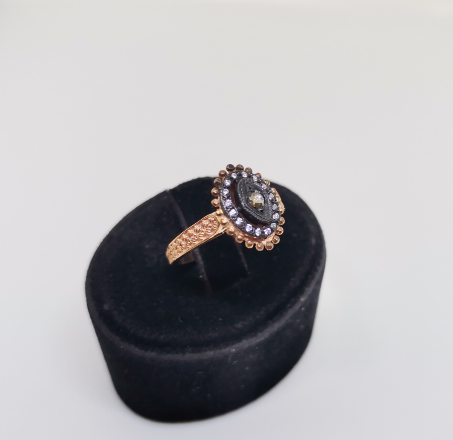 BEREKET TASVİRLİ ELMAS TAŞLI YÜZÜK