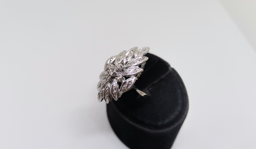 YAPRAKLI MEKİK MODEL PIRLANTA YÜZÜK