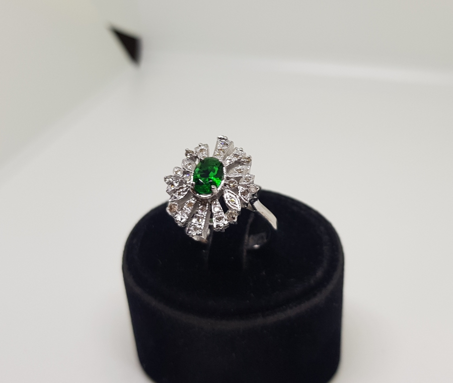 ZÜMRÜT VE PIRLANTA TAŞLI AYÇİÇEĞİ MODELİ YÜZÜK