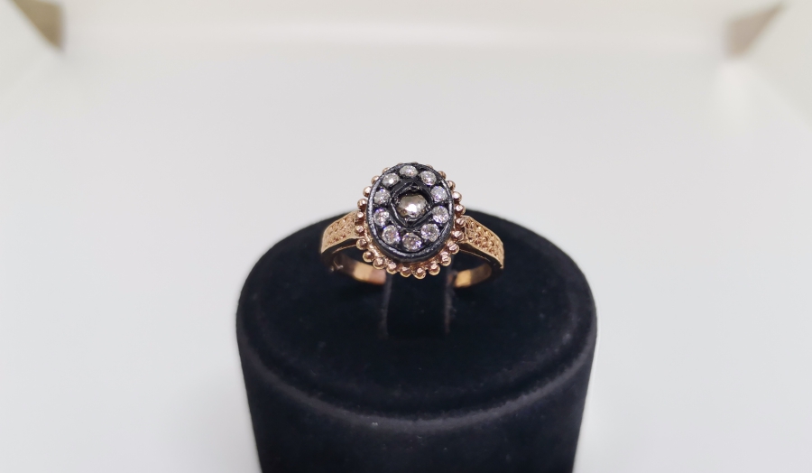 AİLE TASFİRLİ ELMAS TAŞLI YÜZÜK