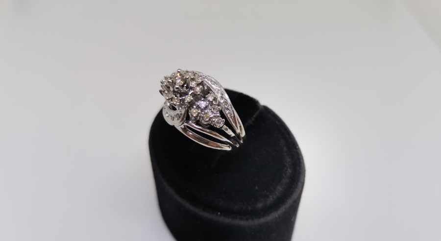 PIRLANTA TAŞLI YAN MEKİK MODELİ YÜZÜK