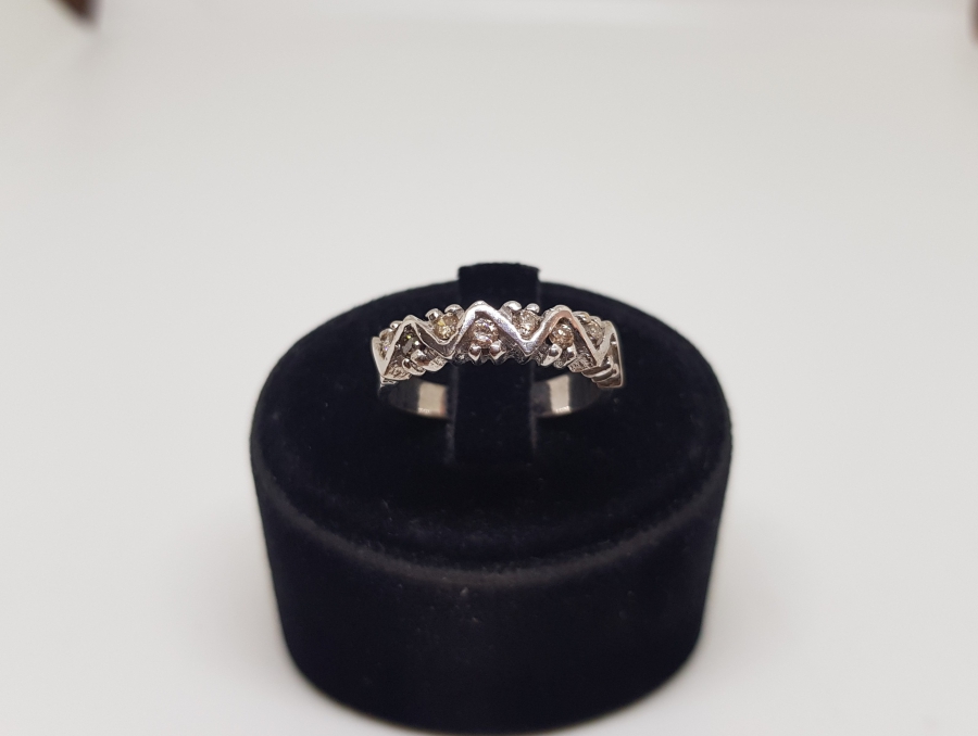 DALGALI ÇİFTE BEŞTAŞ MODEL PIRLANTA TAŞLI YÜZÜK